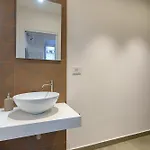 Kleosuites Bed & Breakfast 4*