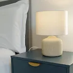Kleosuites Bed & Breakfast 4*