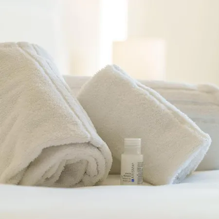 Kleosuites לינה וארוחת בוקר 4*