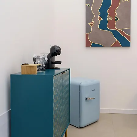 לינה וארוחת בוקר Kleosuites 4*
