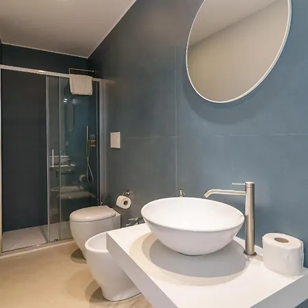 לינה וארוחת בוקר Kleosuites 4*