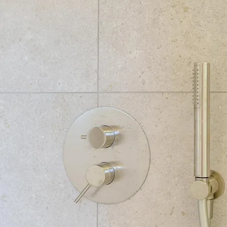 Kleosuites לינה וארוחת בוקר
